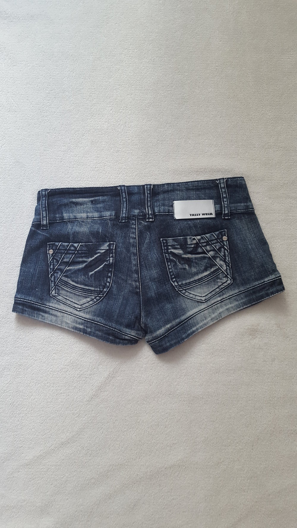 Dunkle Jeanshotpants