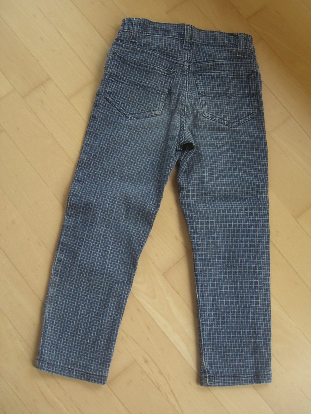 gefütterte blaukarierte Hose