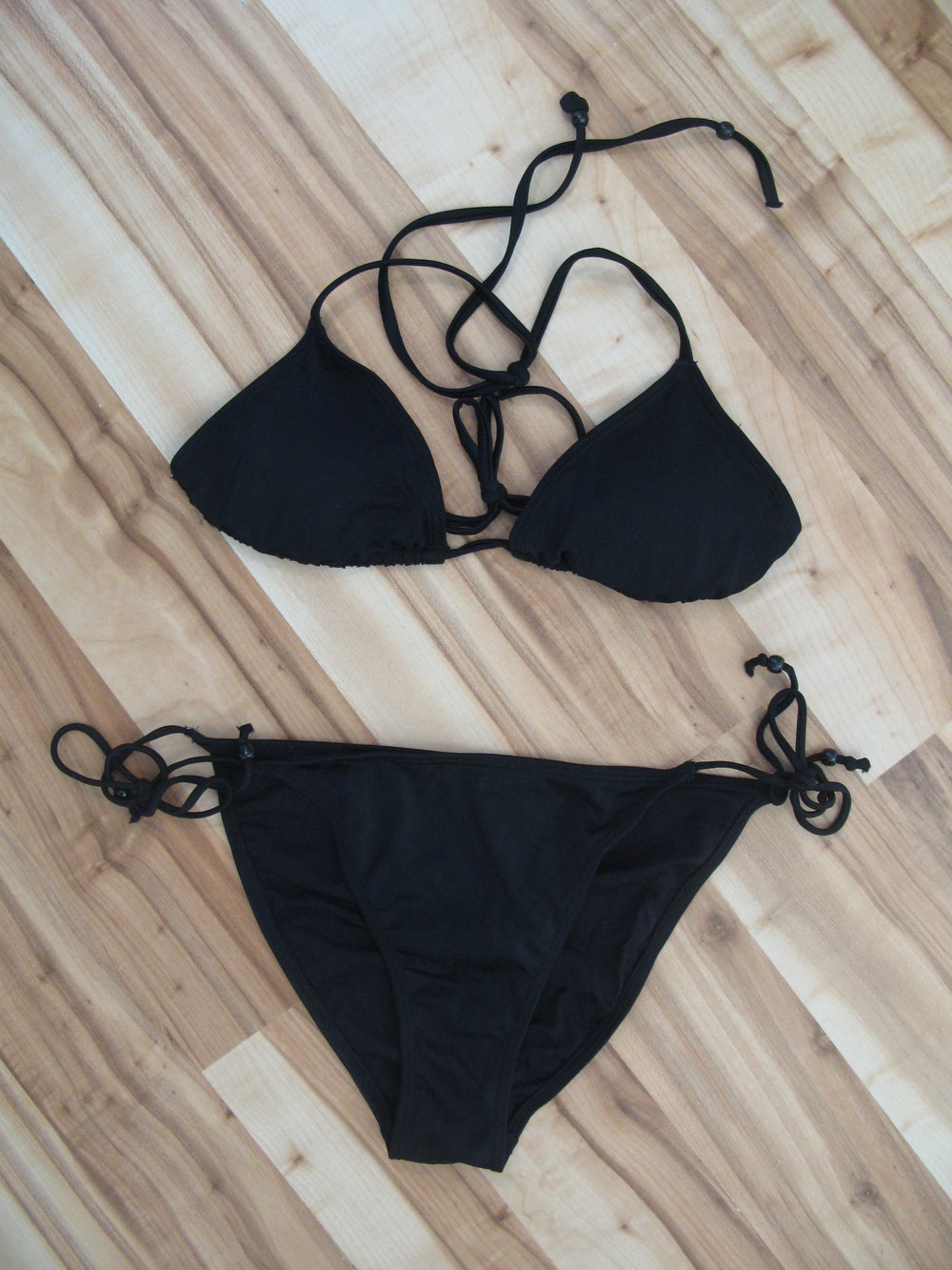 H&M Triangel Push Up Bikini mit Bändern und Perlen in schwarz Gr. S 36-38