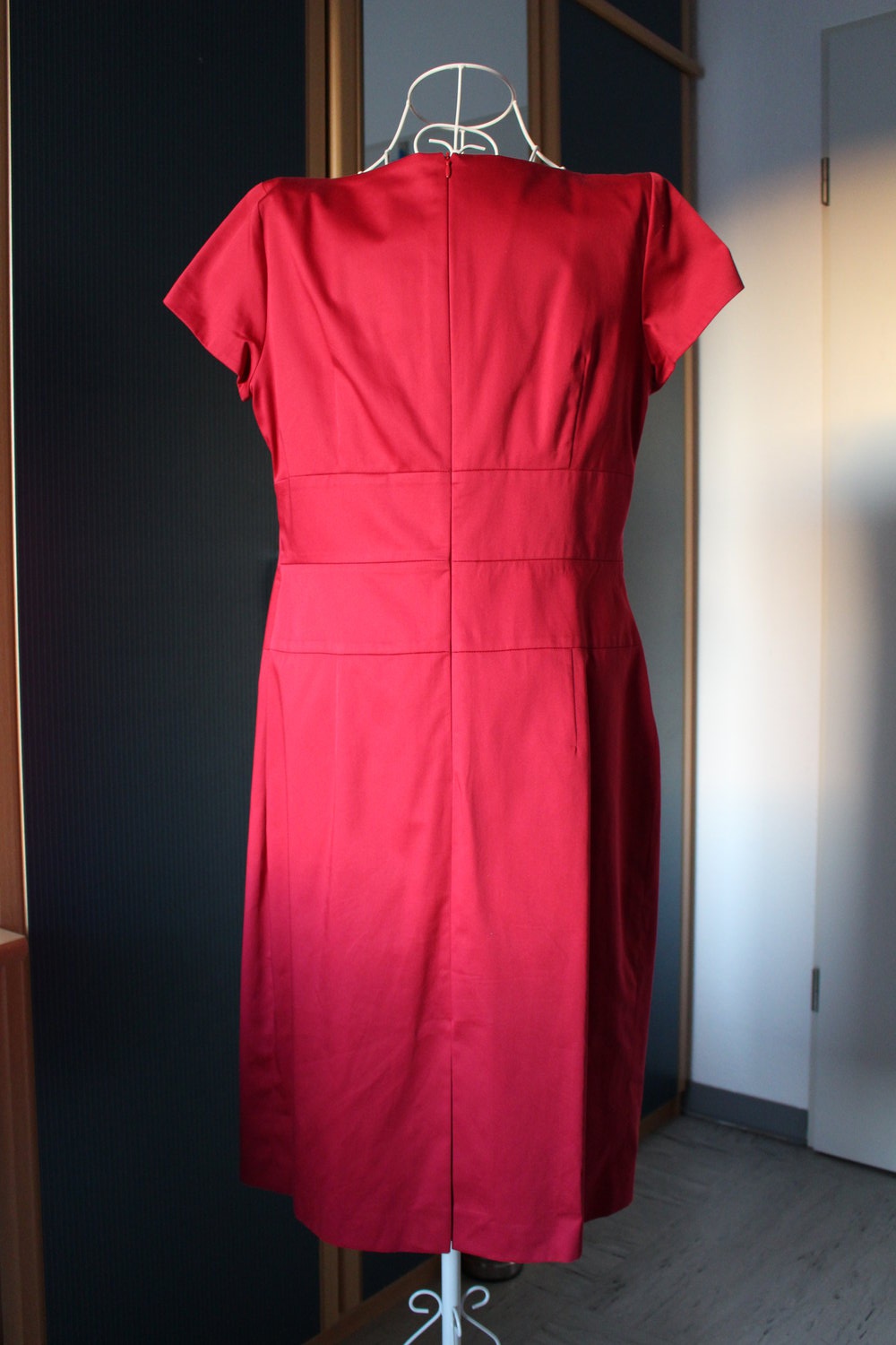 363. Schönes Kleid von Daniel Hechter/Paris/, Gr. 42, fuchsia-rot
