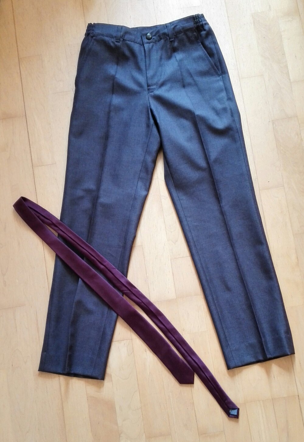 Dunkelgrauer Kommunionsanzug, Größe 146, Topzustand