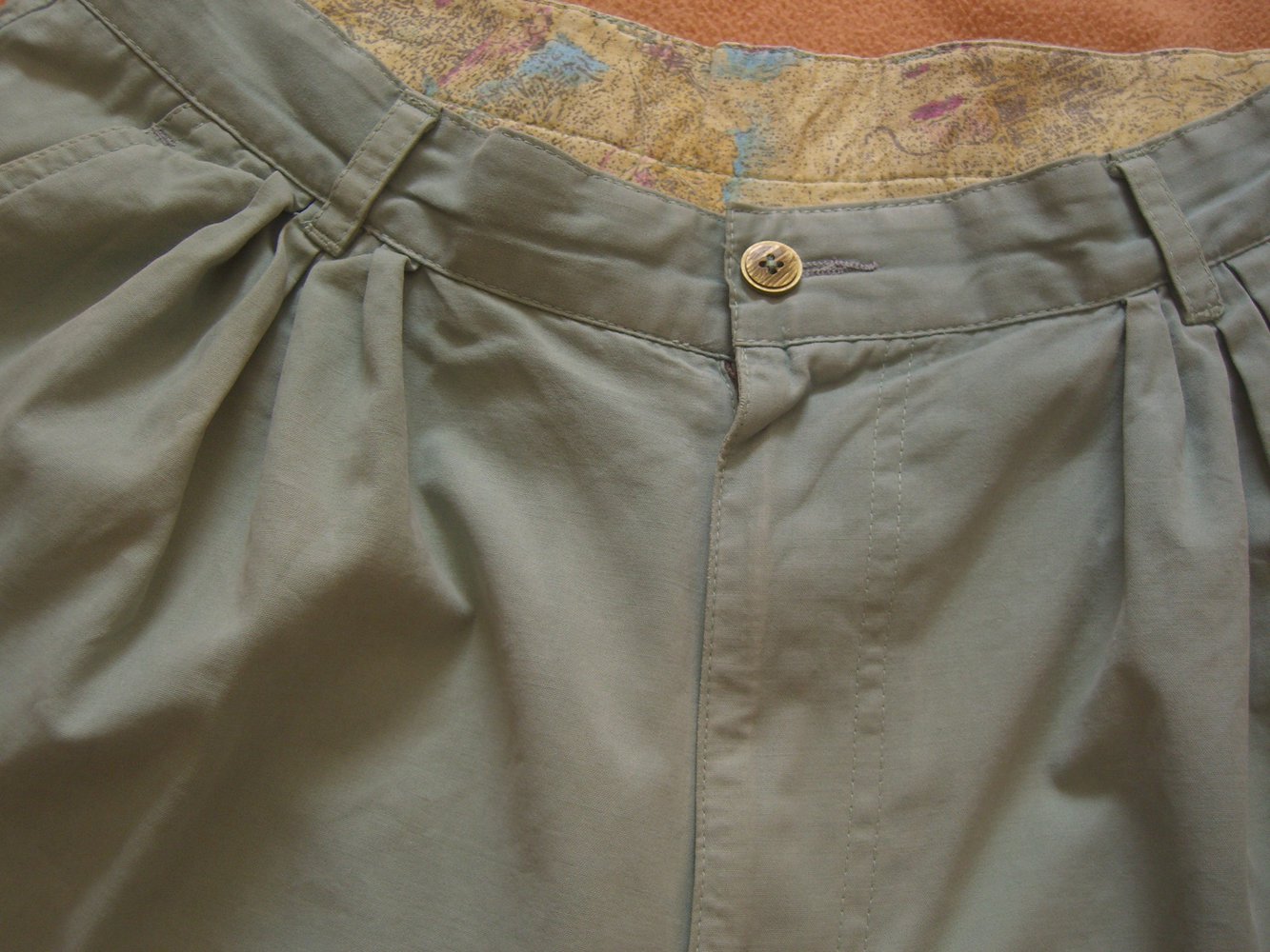 Kurze Hose, hellgrün