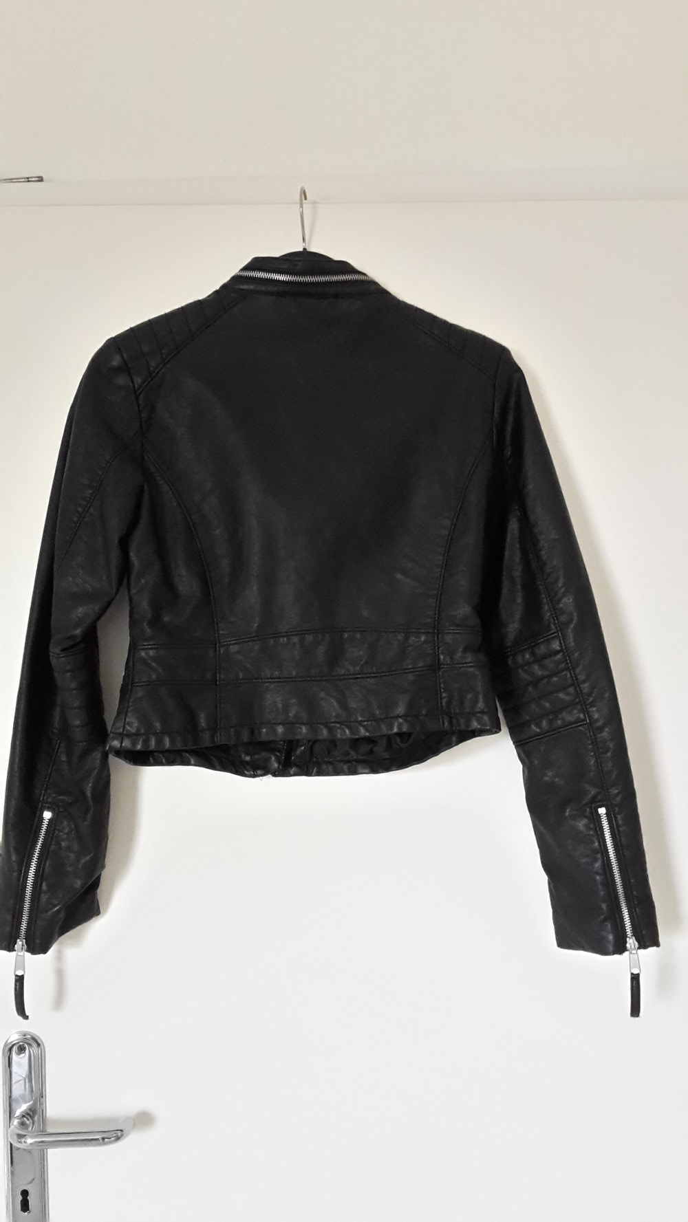 Schwarze Lederjacke - ungetragen!