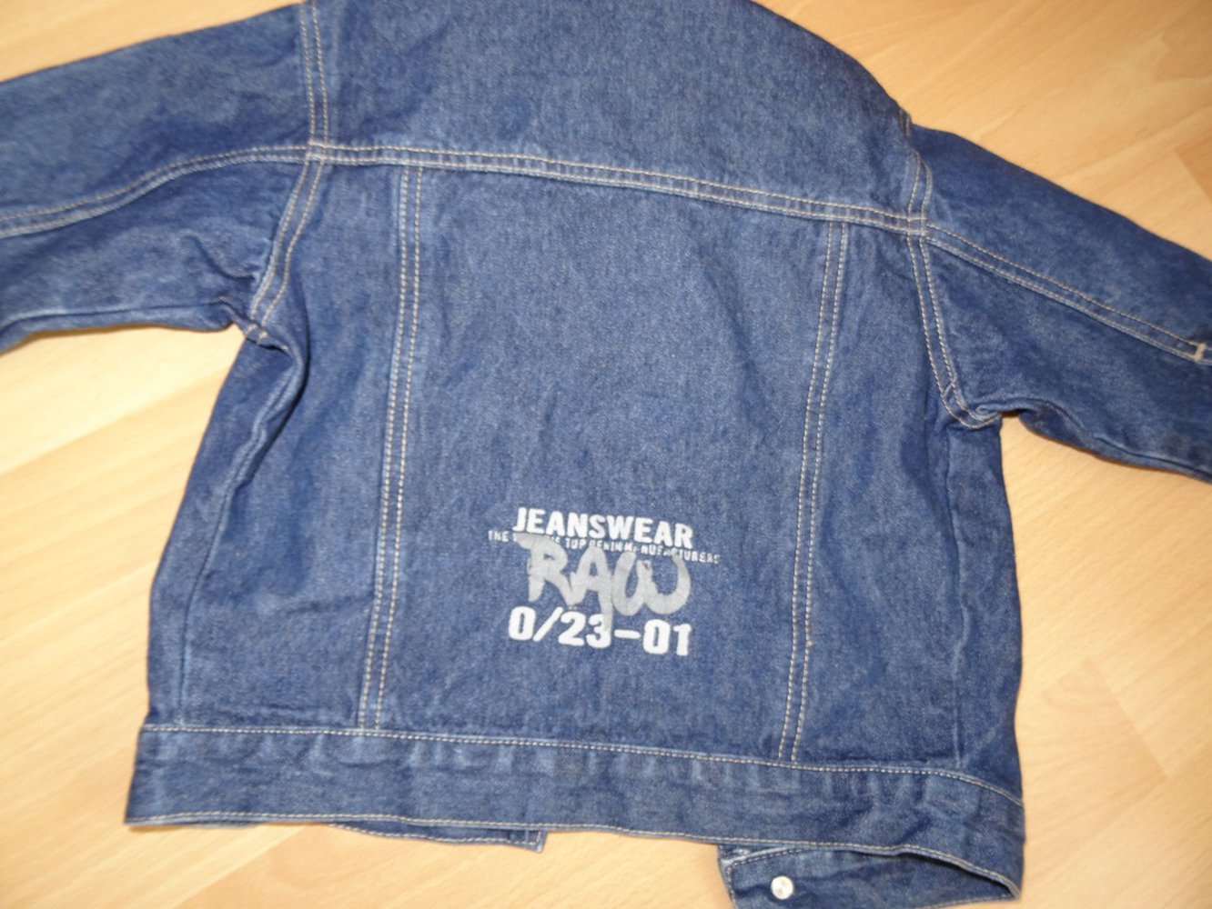 Tolle Jeansjacke Gr. 98 - TOP - wie neu - nur zweimal getragen