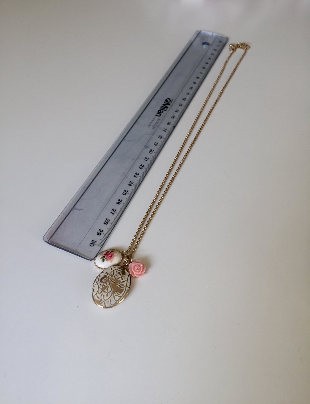 Kette mit aufklappbarem Medaillon