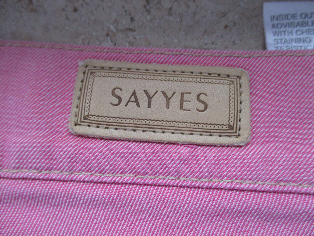 Sayyes, pinke Jeans mit rückwärtiger Buddha Applikation, Gr. 36, NEU