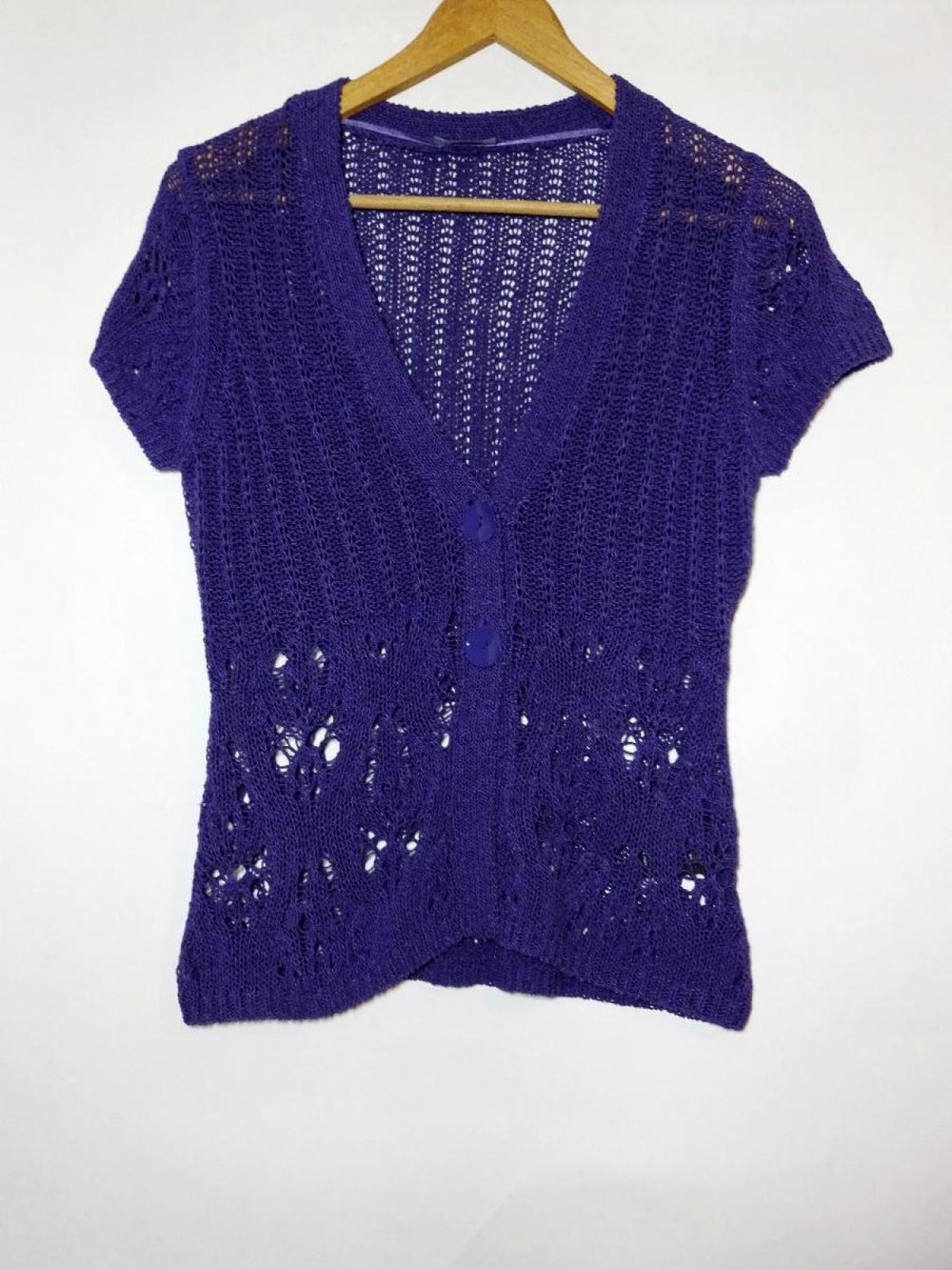 Lila Strickjacke mit kurzen Ärmeln Gr. 42 Gr. M