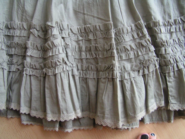 Süsser Pailetten Spitzenrock Rock mit Spitze Khaki Gr. 40 Neu