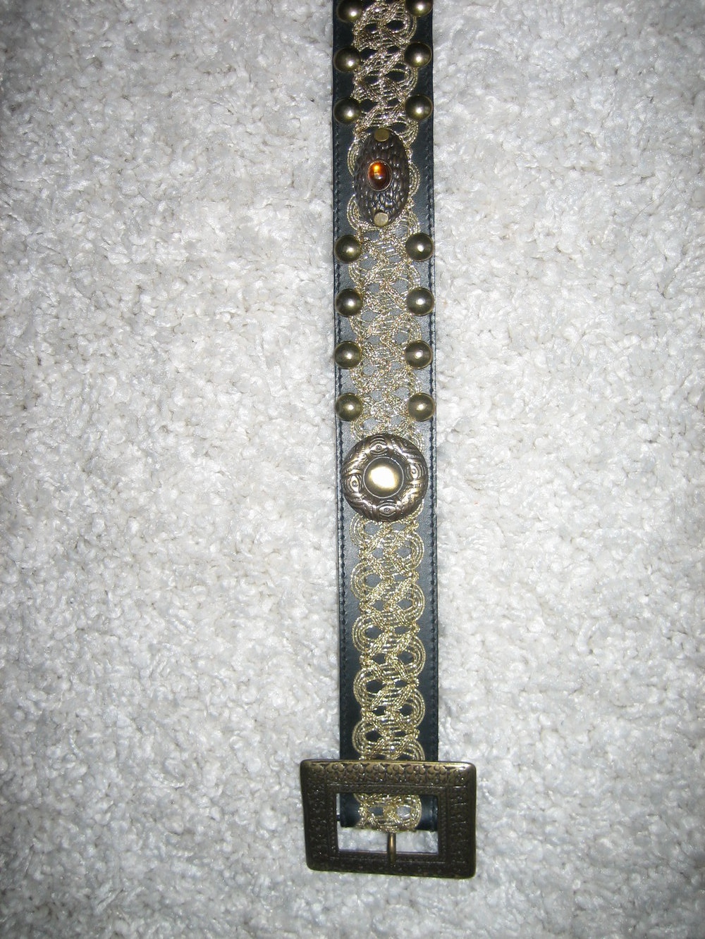 Stylischer Leder- Gürtel mit Nieten/Steinen, Schwarz - ein Hingucker!