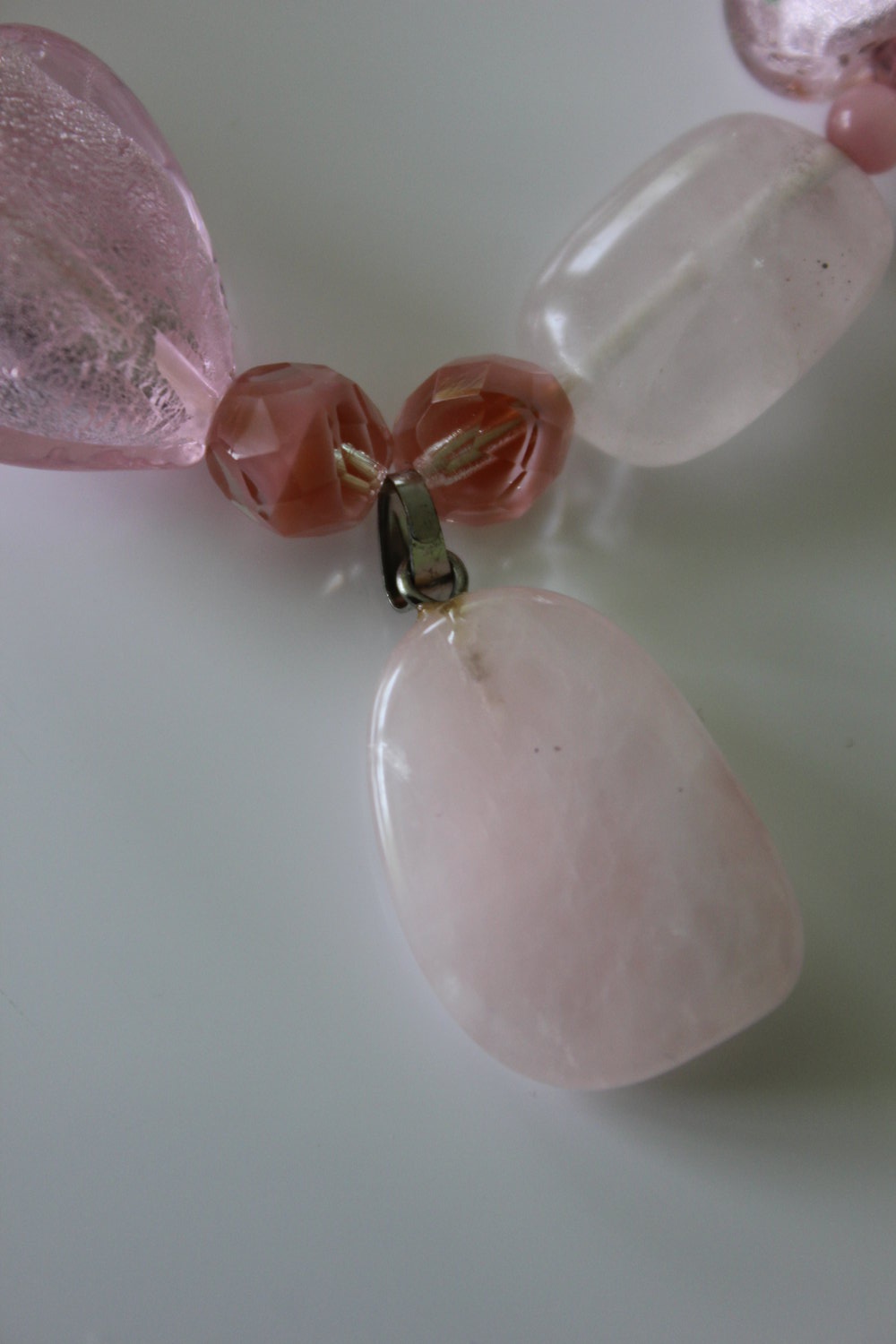 rosa Armband mit Anhänger