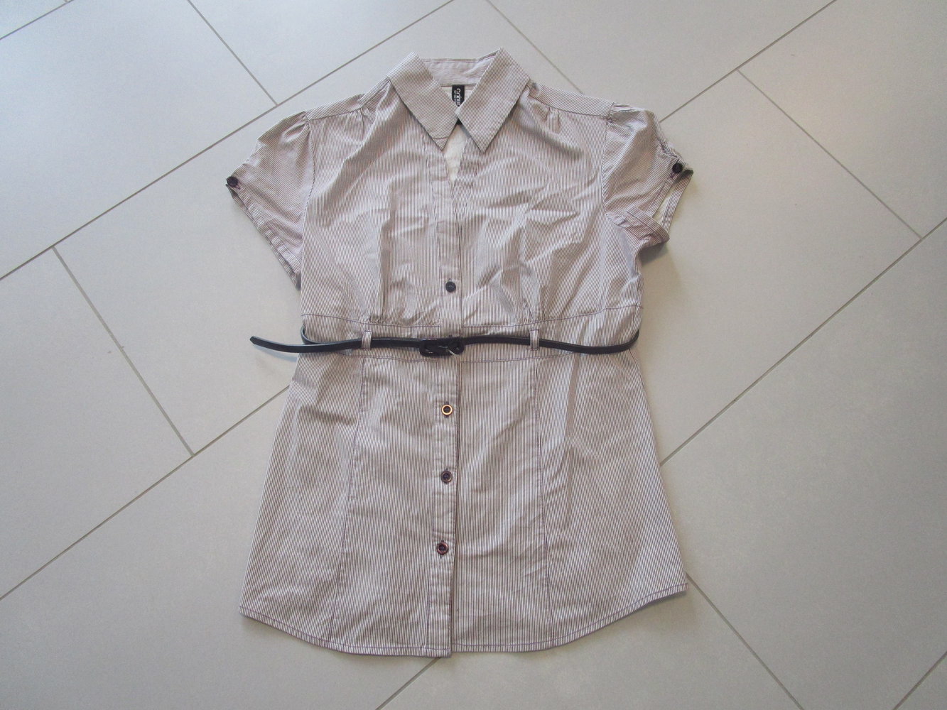 Bluse lila-weiß-gestreift inkl. lila Gürtel, Größe 34/36 (S)