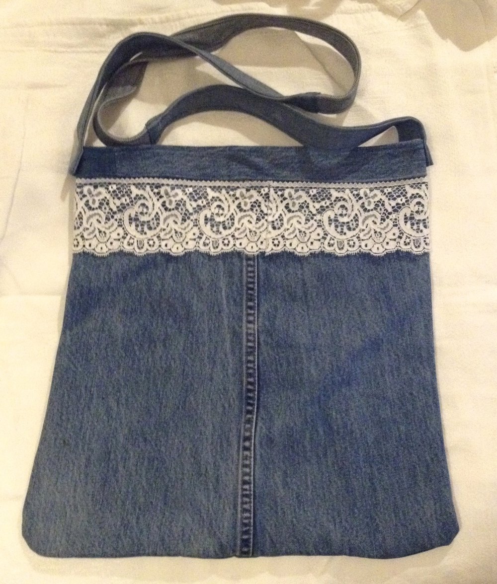 Wunderschöne Tasche mit Spitze