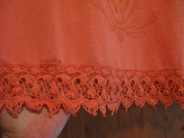 *** Tolles Top mit dezenten Brustdruck ***