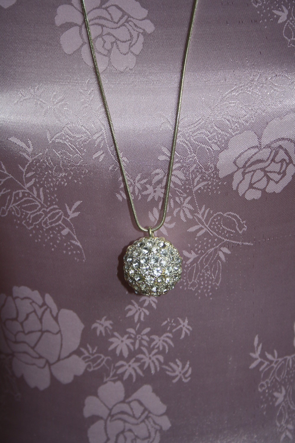 * lange Kette silber Kugel Glitzersteine