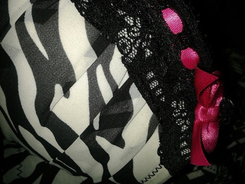 Zebra BH mit spitze und schleife in 75B