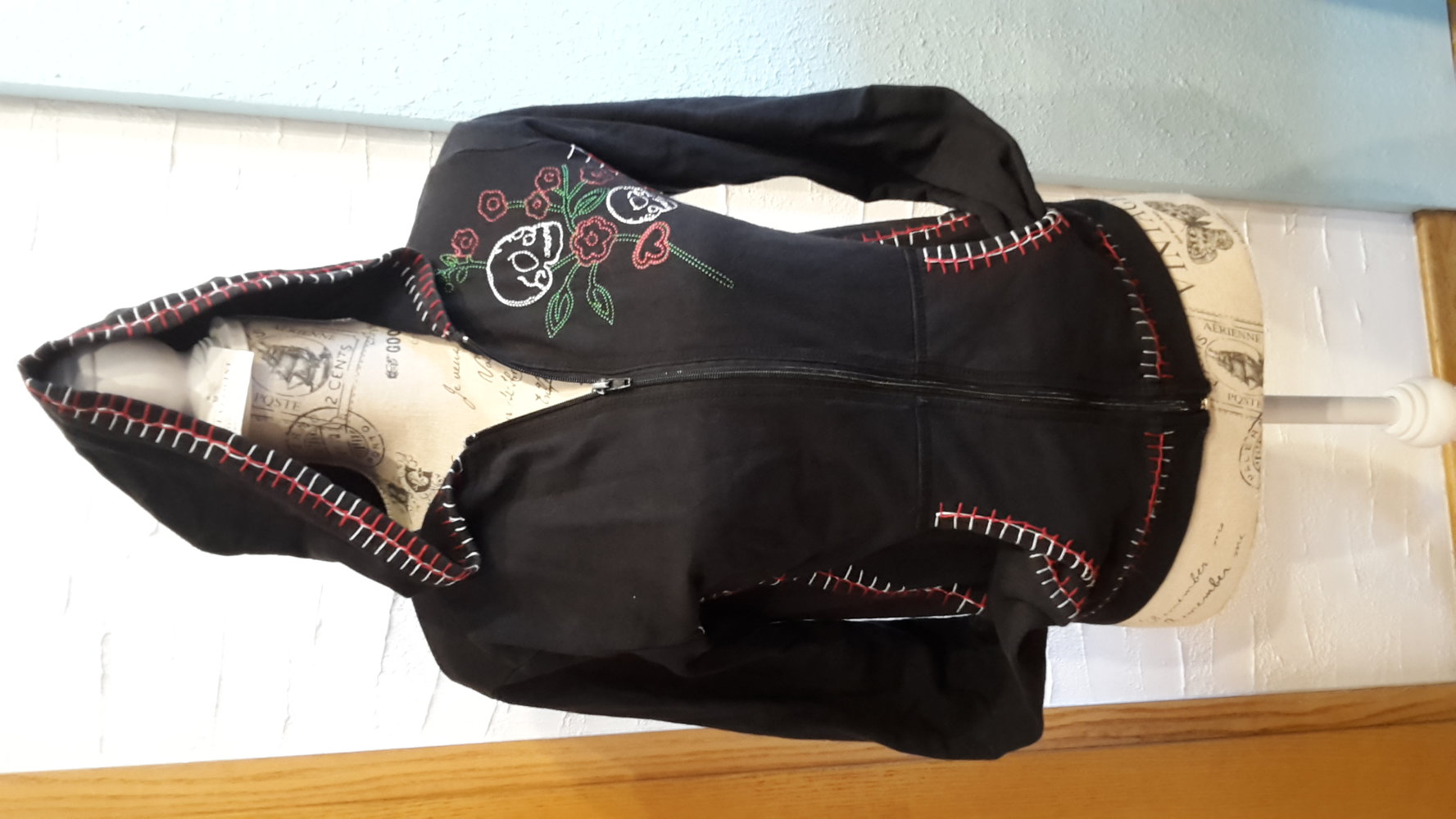 Zippjacke Totenkopf + Rose 