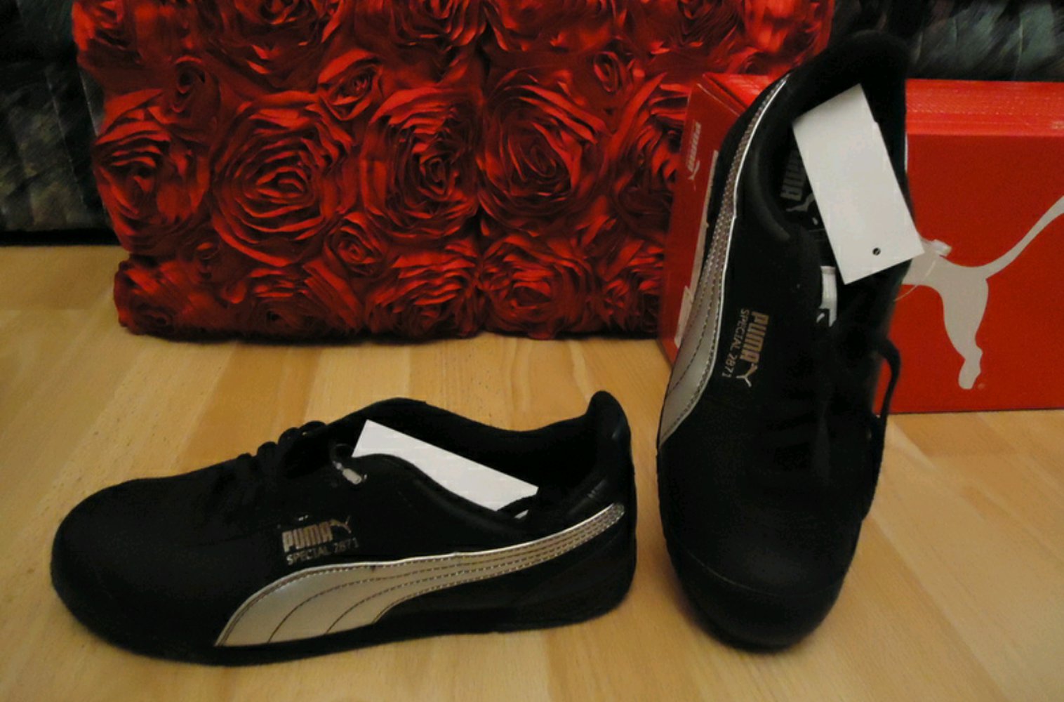 Neu Puma Sportschuhe Gr. 38 schwarz Sneaker