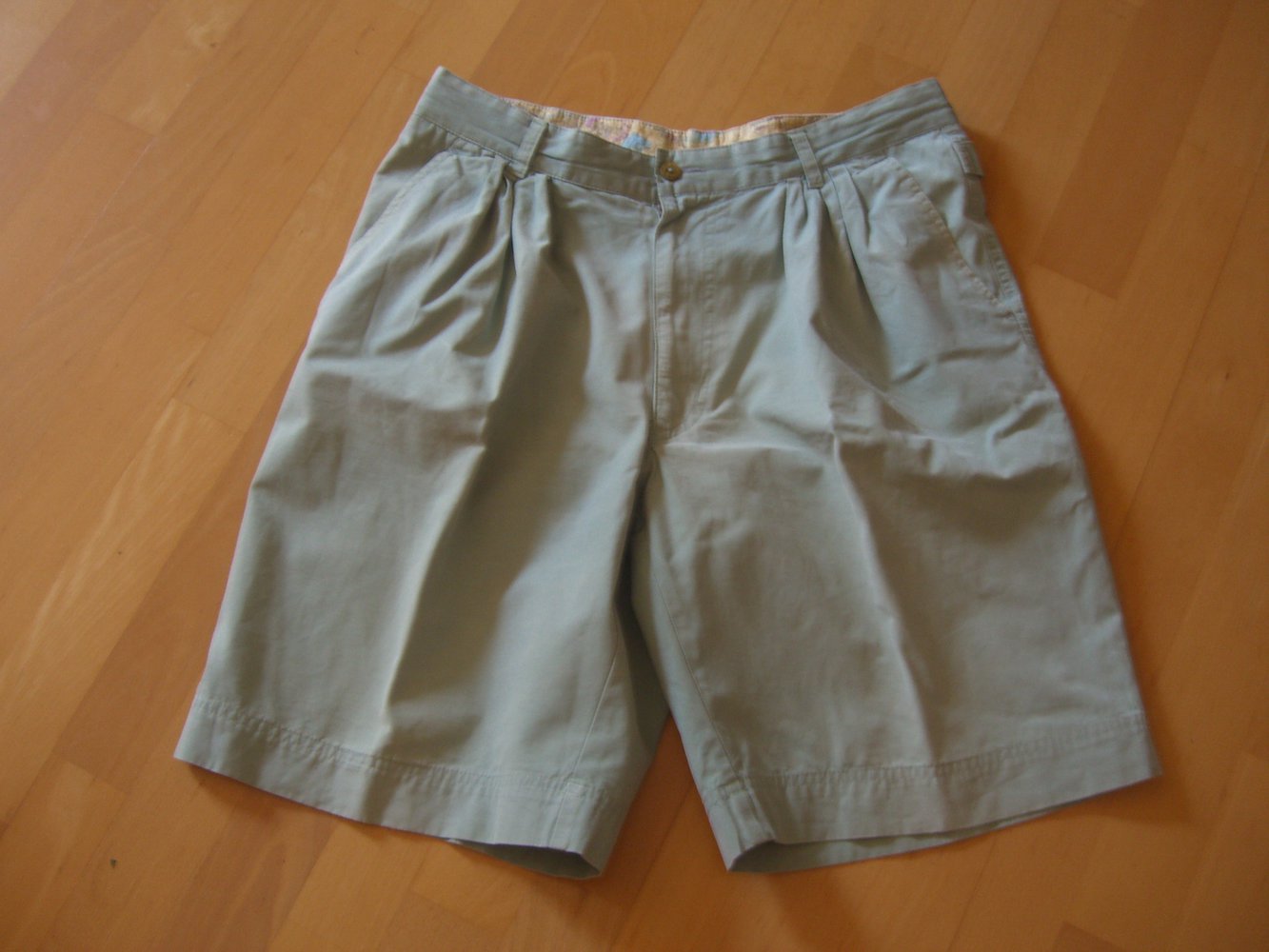 Kurze Hose, hellgrün