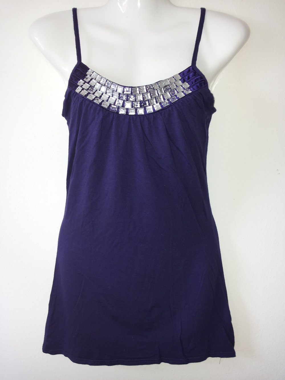 Lila Top mit Glassteinchen, Gr. 34