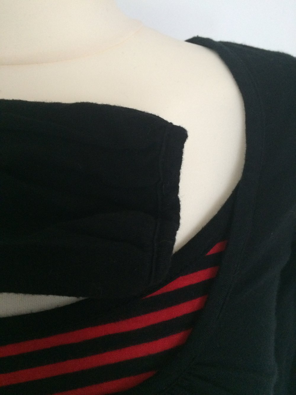 Oberteil/Bluse schwarz mit Abnäher