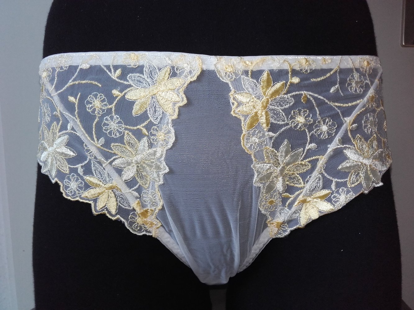 Magali, gelb weiß durchsichtiig, slip 42 BH 80B