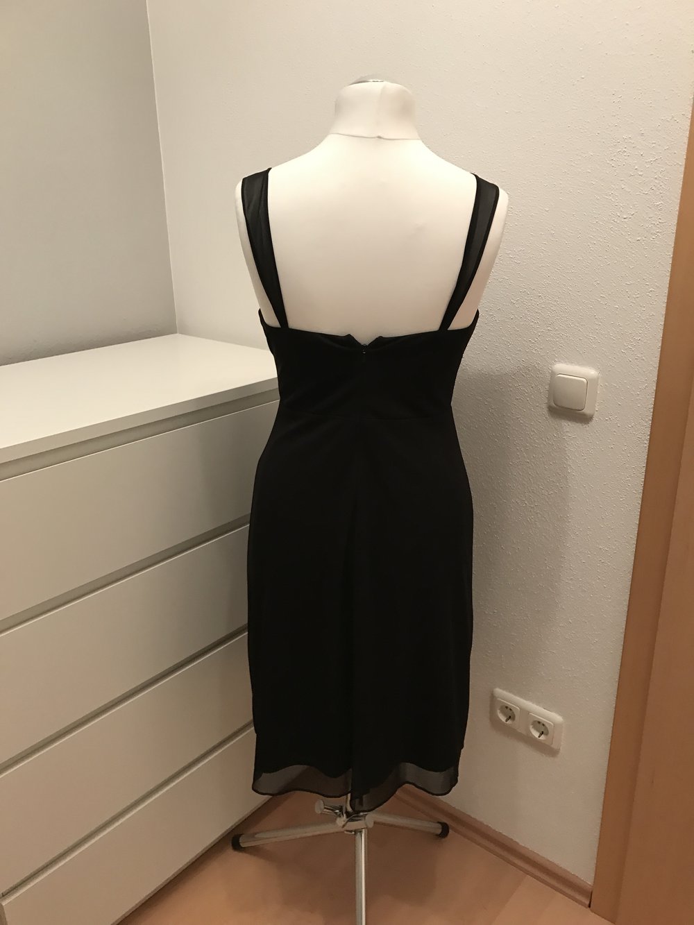*Schönes schwarzes hochwertiges Cocktailkleid von Mariposa / Gr. 40*