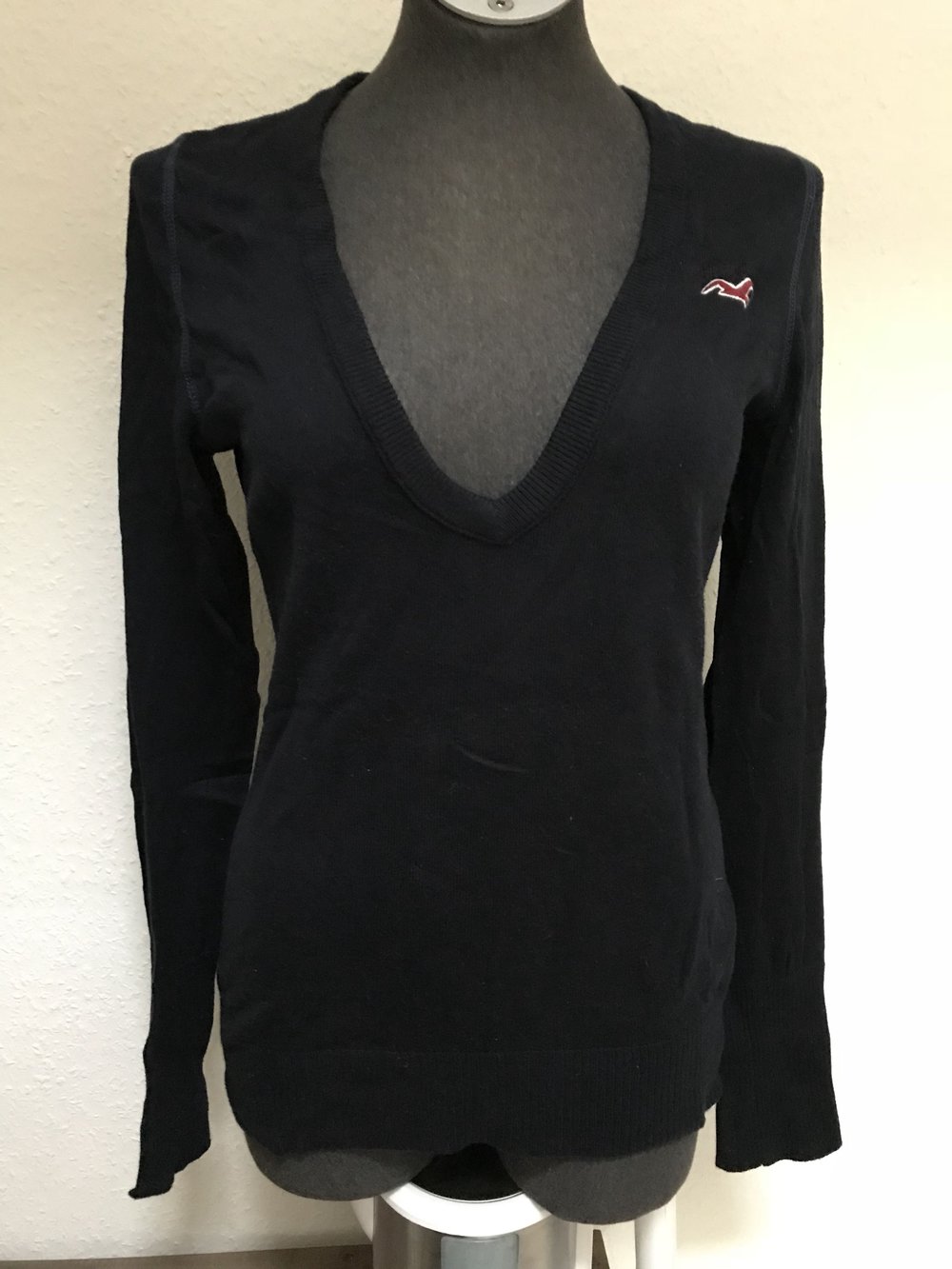 Schöner Hollisterpullover mit V-Ausschnitt