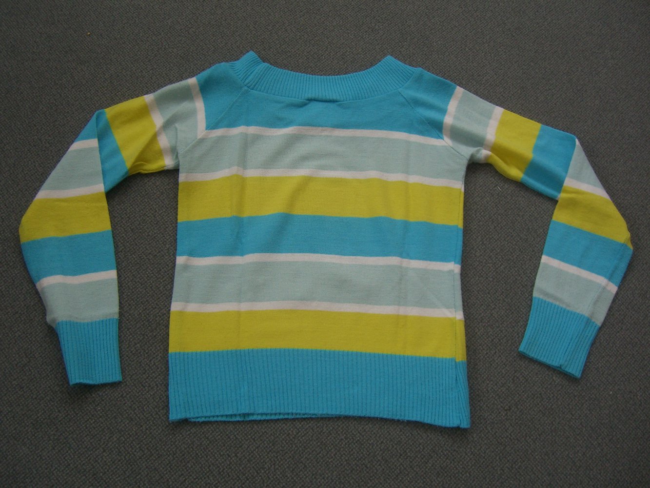 Gestreifter Pulli, Gr. 134/140