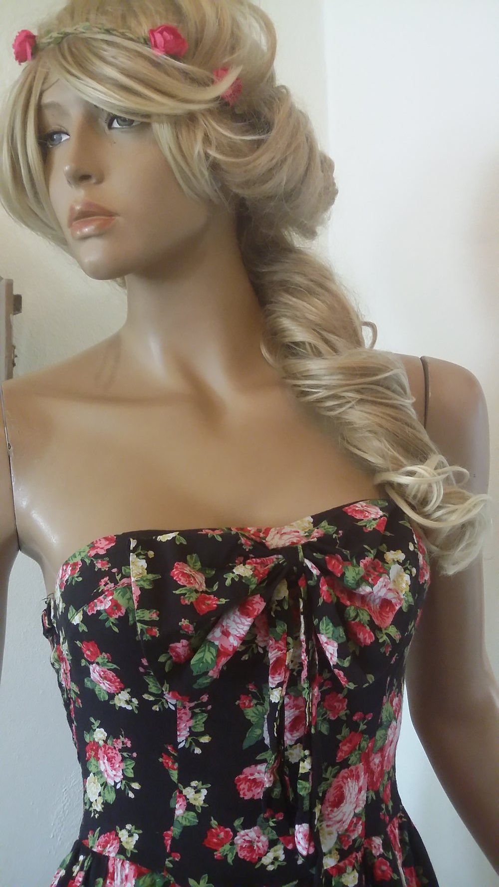 Romantisches Rosenkleid mit Spitze 