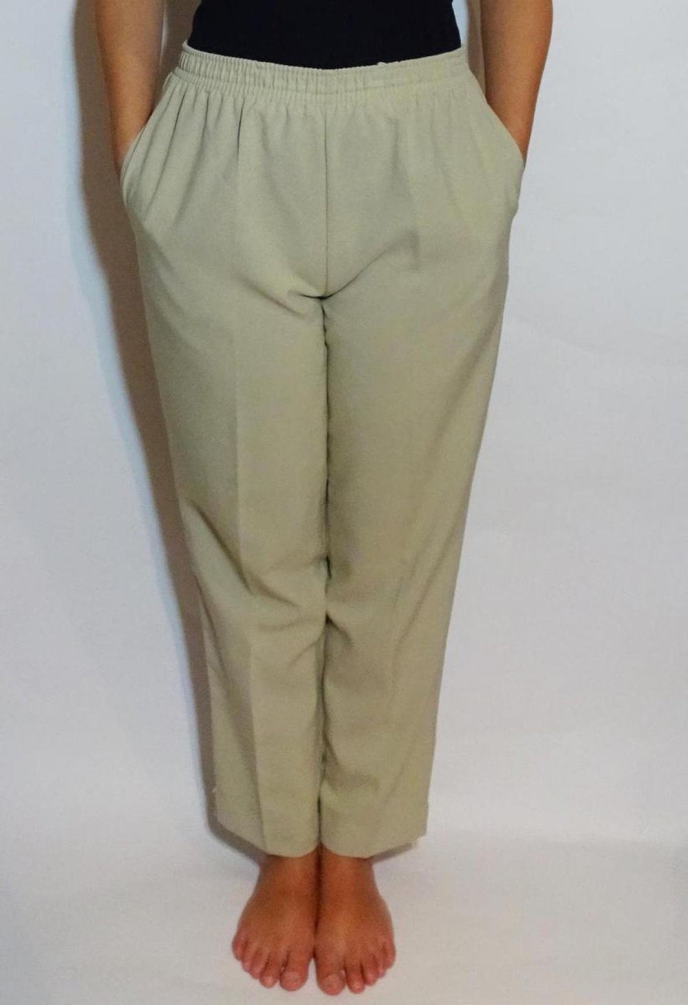 Beige Hose schlicht Basic Kurzgröße 22 Gr. 42/44 Gr. 42