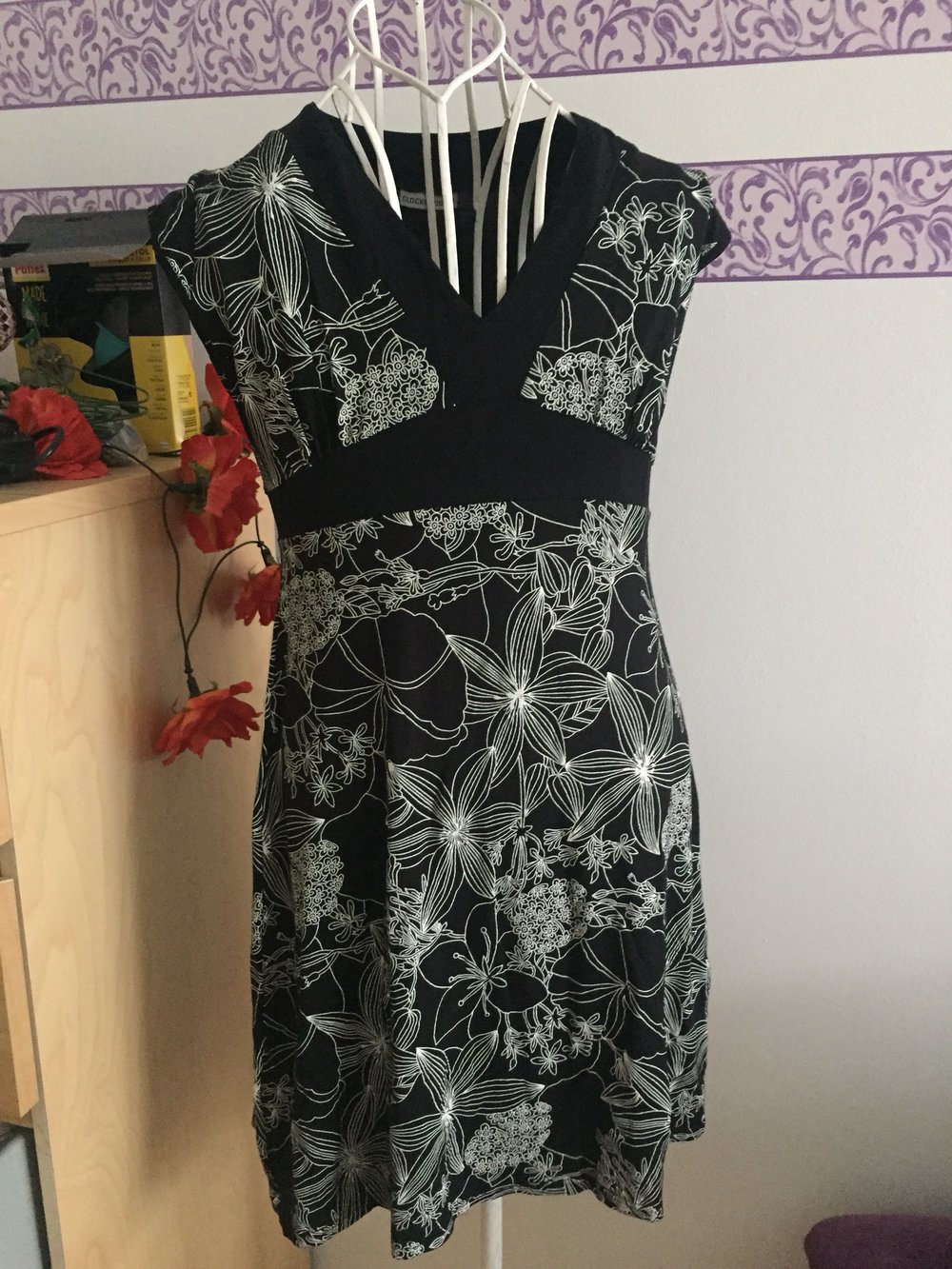 Schwarz-weiß Kleid