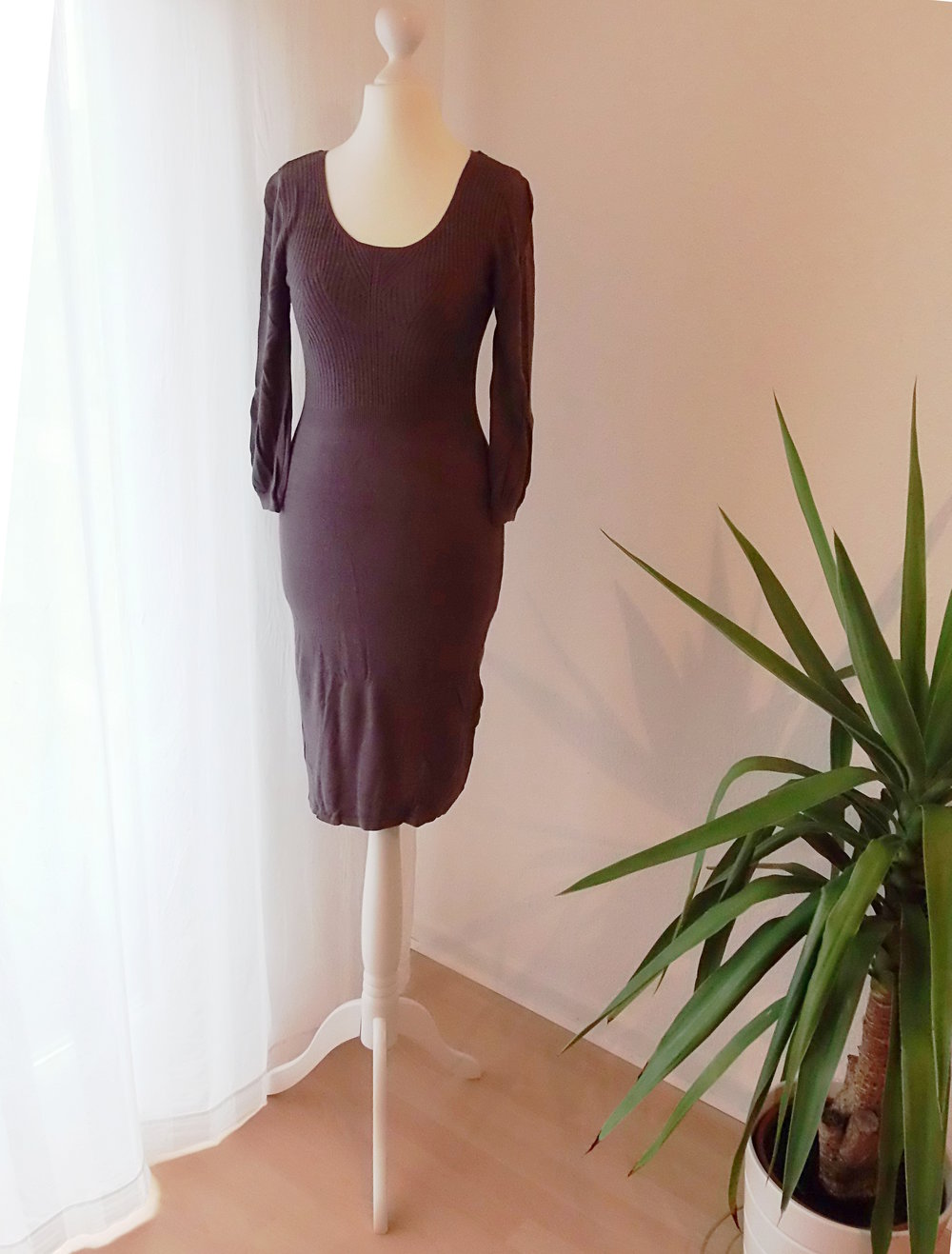 Feines Rundhalsausschnitt Strickkleid (C&A)