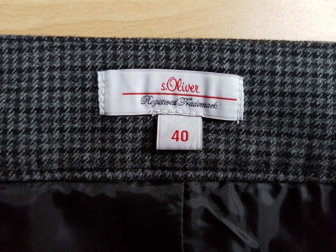 Schicker S'Oliver Mini-Rock, Tweed-Rock, kariert, grau/schwarz, Größe 40