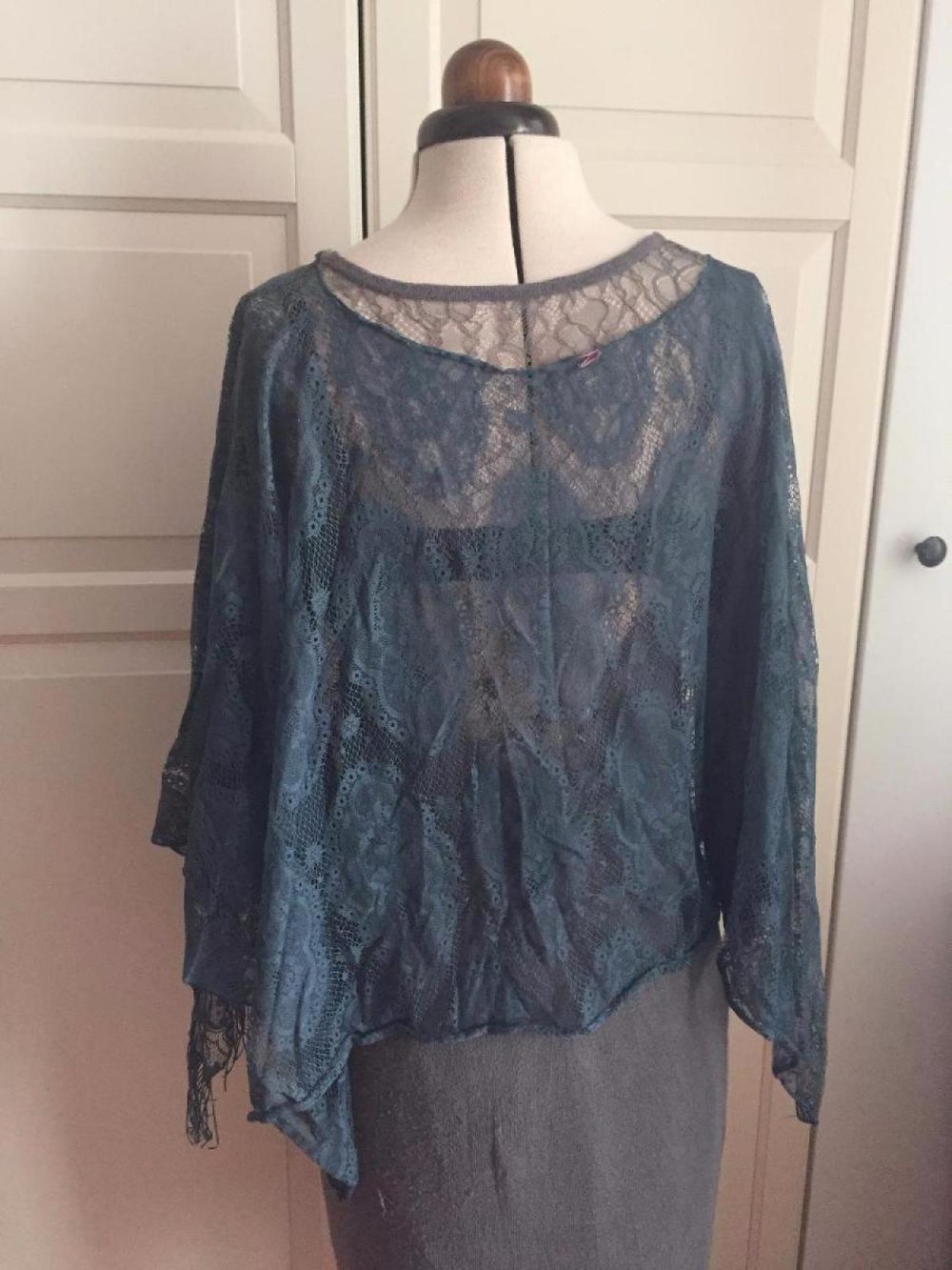 Tuch aus Spitze, petrol