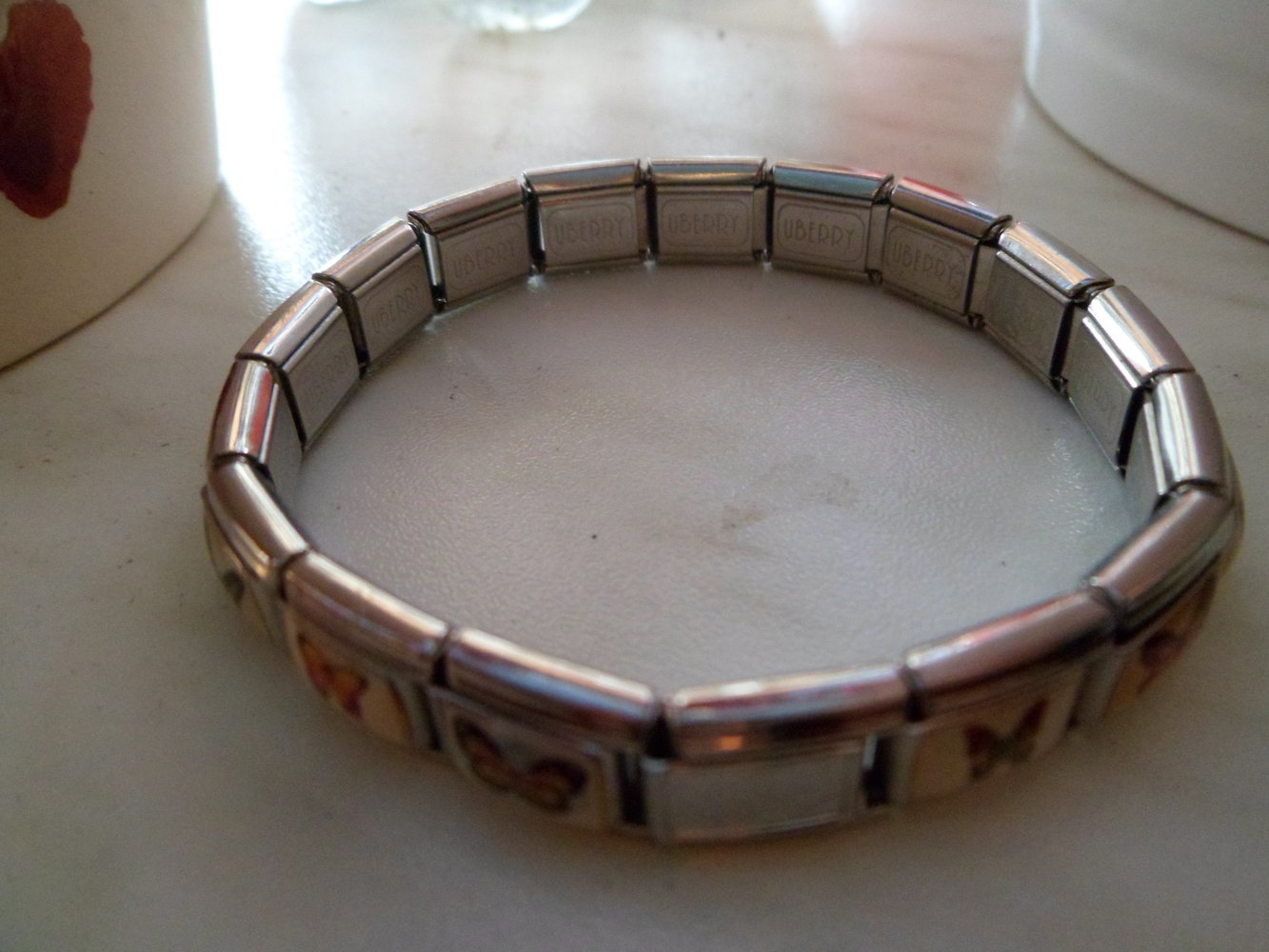 Süßes Armband mit Schmetterlingen