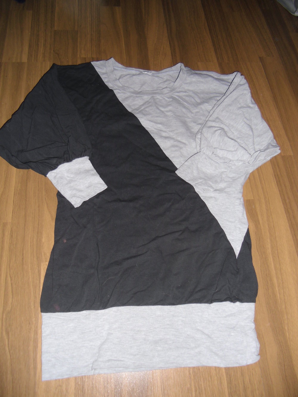 Schwarz-graues Oversize Oberteil