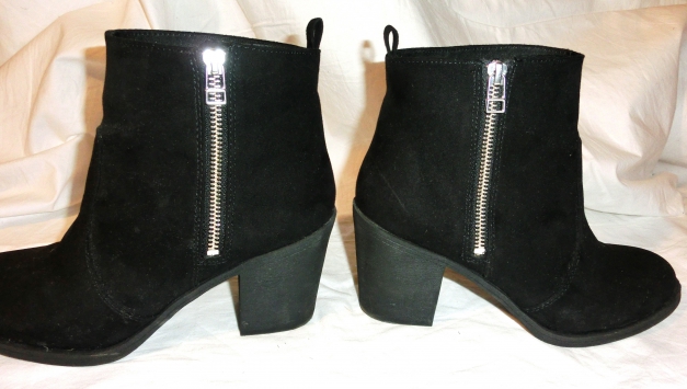 hohe schwarze Schuhe