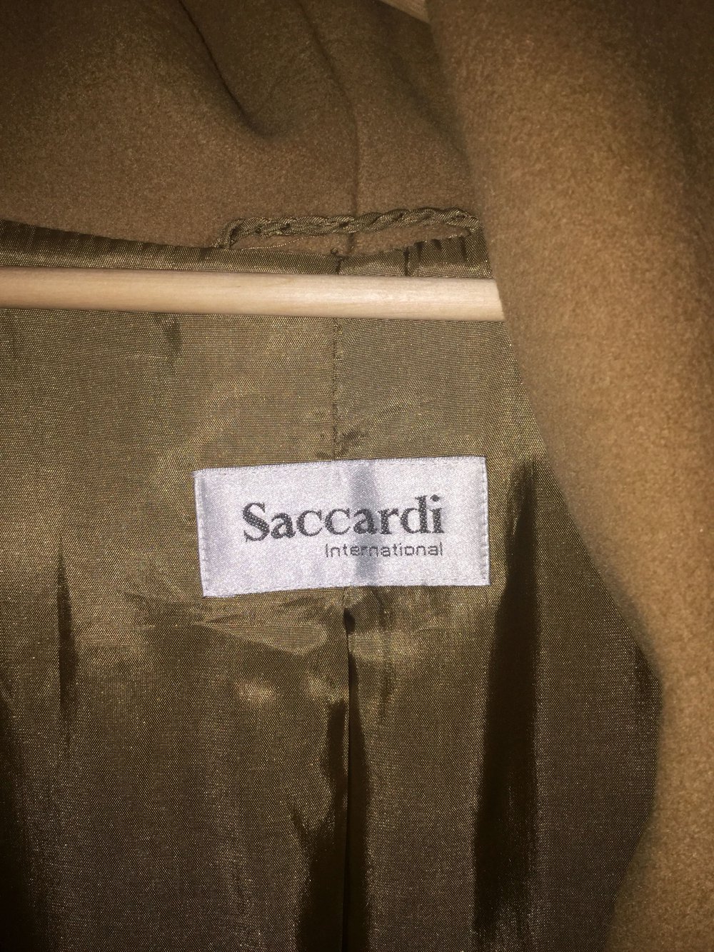 Saccardi Mantel 