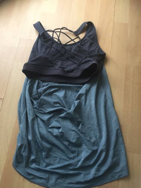 Sporttop mit Sportbh Rückenfrei