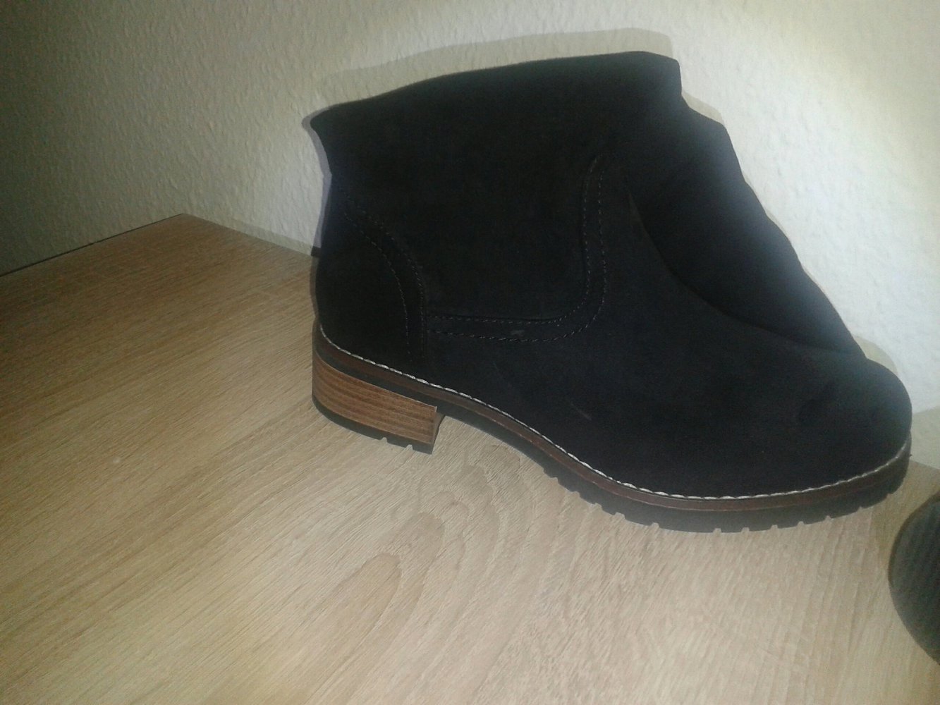 Schwarze Winterstiefel