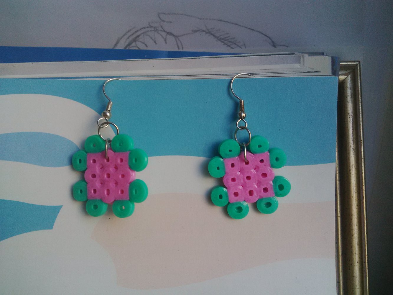 DIY Retro Ohrringe aus Bügelperlen