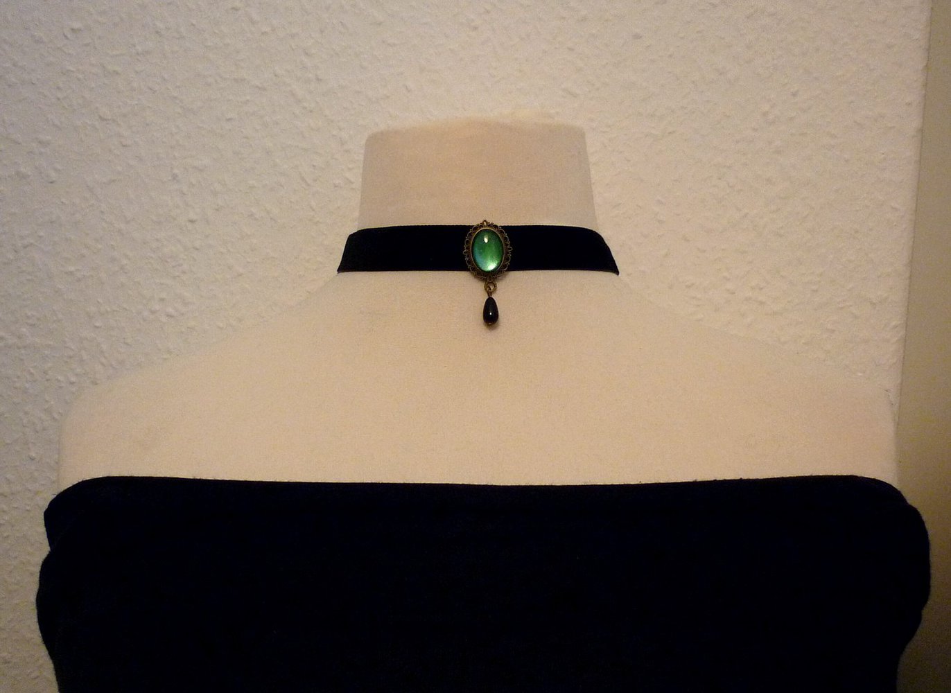 Gothic Halsband Choker Samt schwarz mit Anhänger Eis Grün, Vintage, Romantik, WGT, Ethno, Goa, Punk