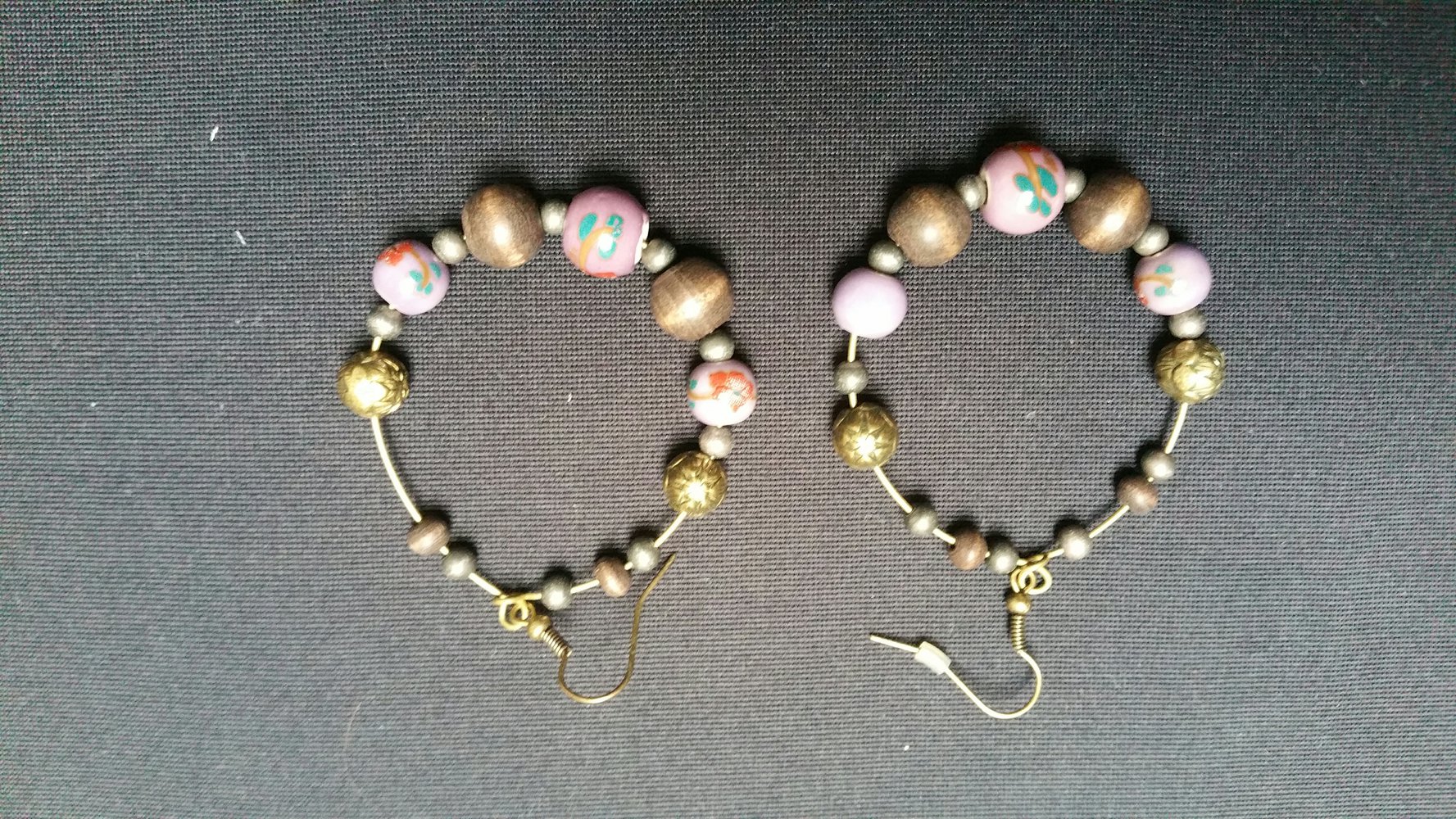 Ohrringe mit lila Perlen