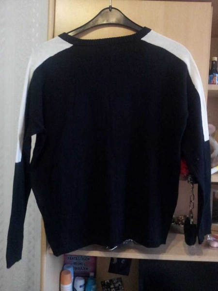 Schwarz/ Weißer Pulli in Gr. M 