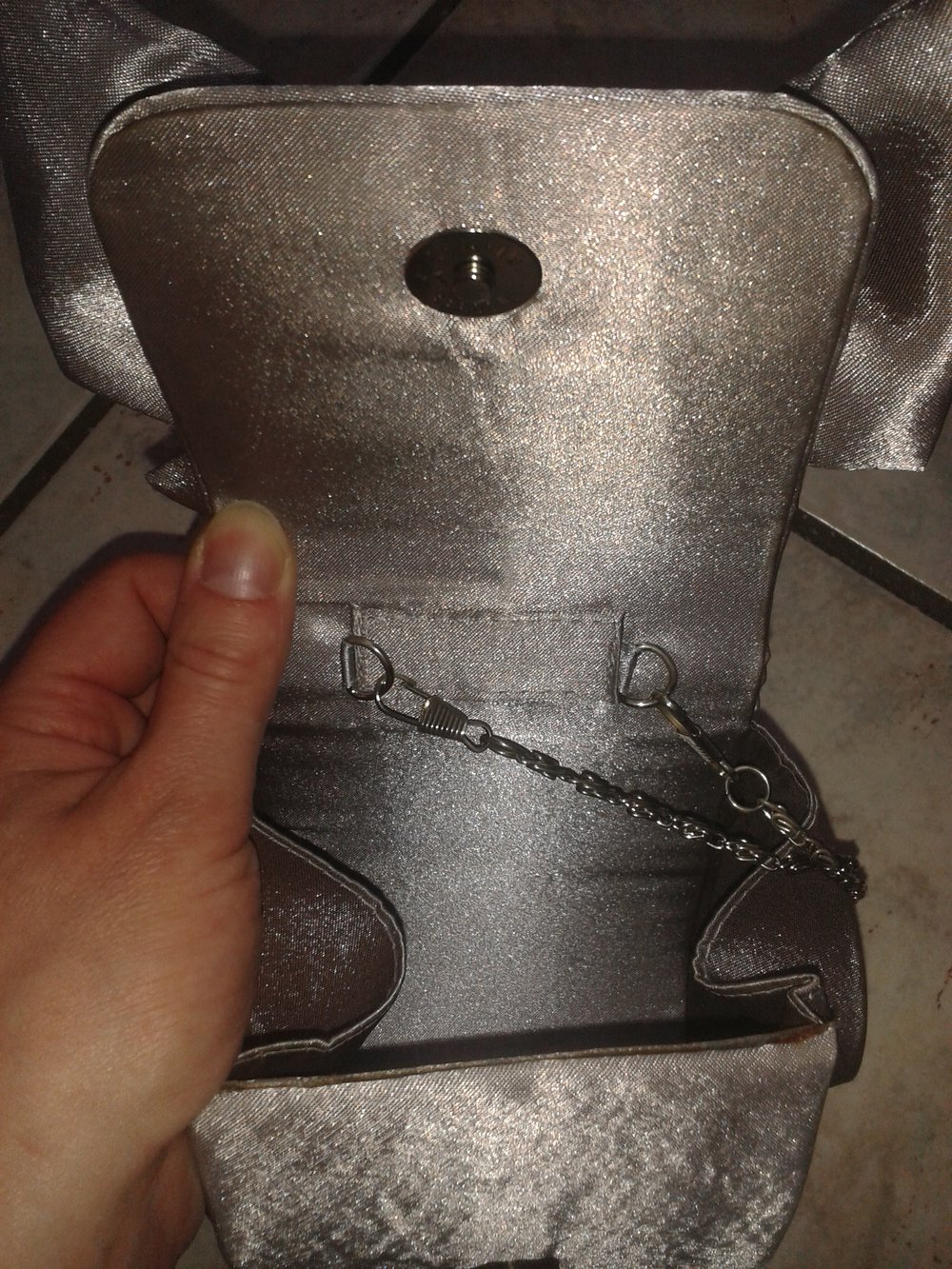 silberne elegante Handtasche, Handbeutel mit Schleife, Strasssteine