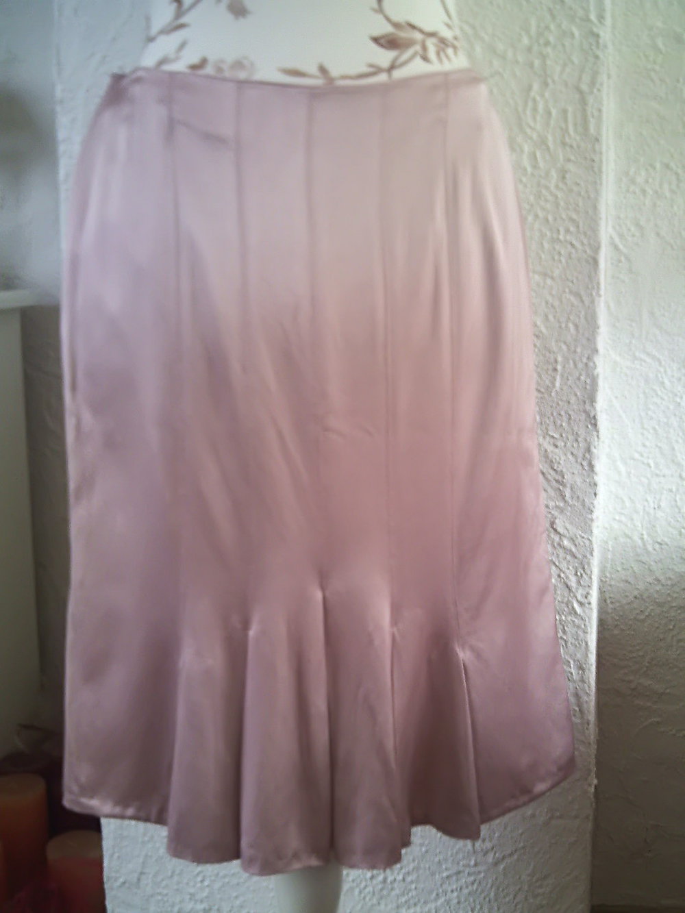 Pudernude Satinrock Romance von Zara 40/42