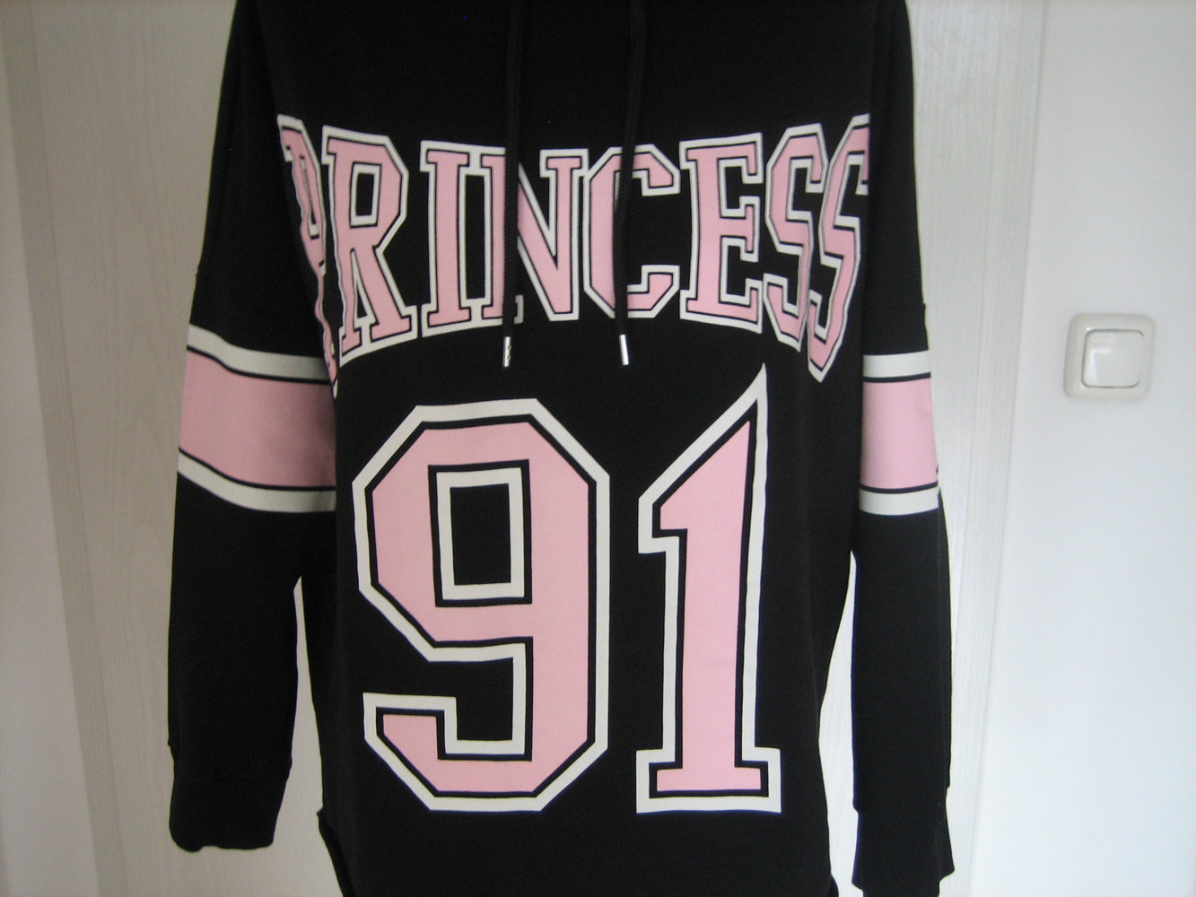 Lässiges Kapuzen-Sweat-Shirt Gr. 36/38 (s. Maße), megastarker Front-Druck - absolut neuwertig!