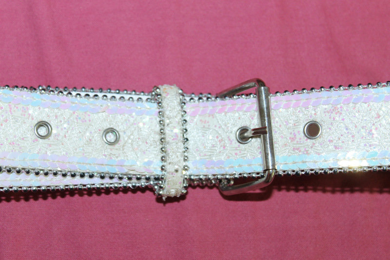 toller Glitzergürtel / Gürtel in weiß