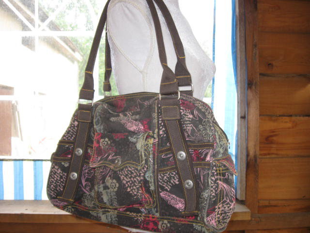 *** Geräumige Tasche ***