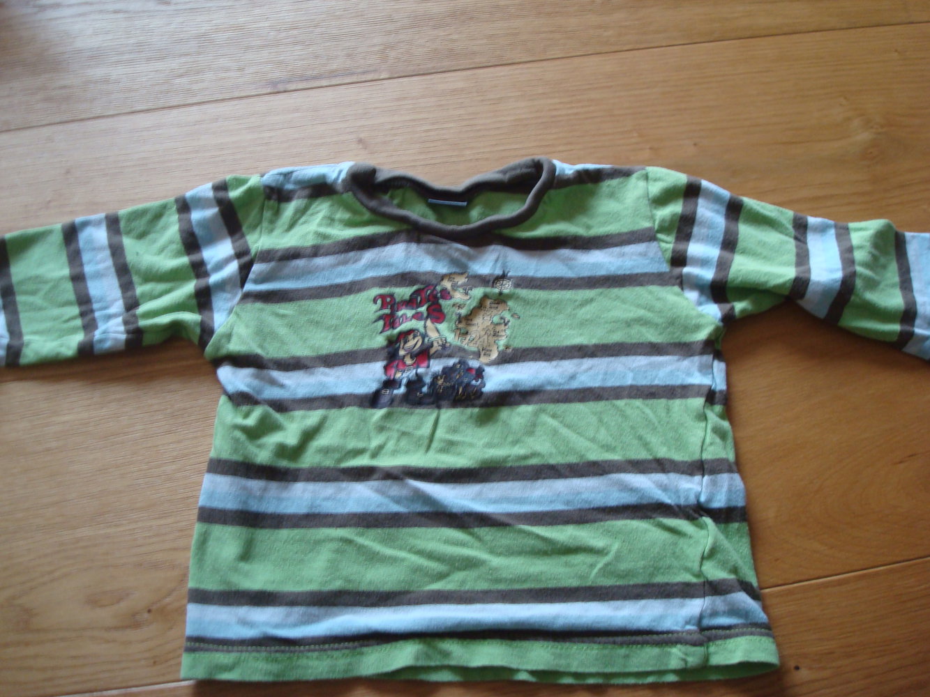 2 Langarmshirts / Pullover in Grün